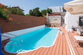 White-Blue Luxury Villa 1